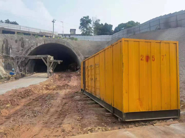 老街街道发电机出租自启装置的工作原理是什么？