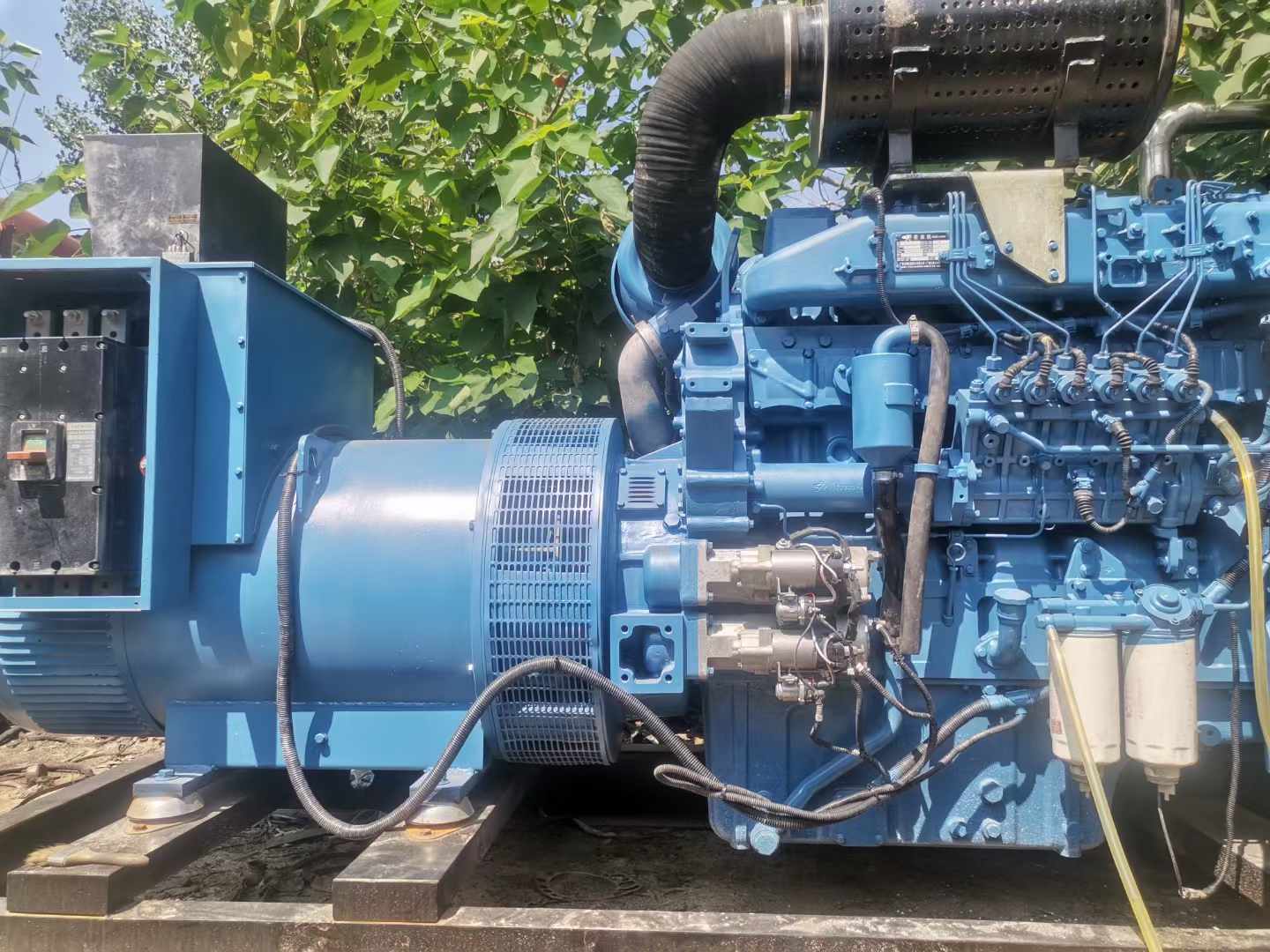 老街街道详细说明降低 800kW 柴油发电机输出电流波动的方法